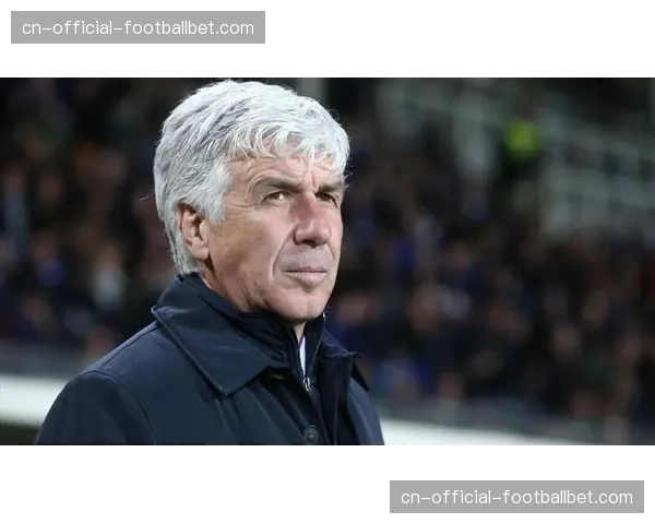 场边花絮：亚特兰大主帅加斯佩里尼因抗议判罚被出示黄牌警告