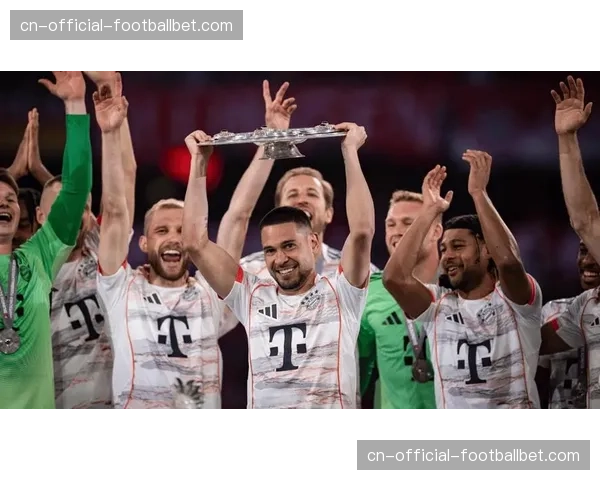 格雷罗确认今夏自由身离队，结束拜仁生涯